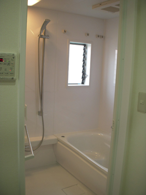 お掃除ラクラク、暖かい浴室にリフォーム お掃除ラクラク、暖かい浴室にリフォーム